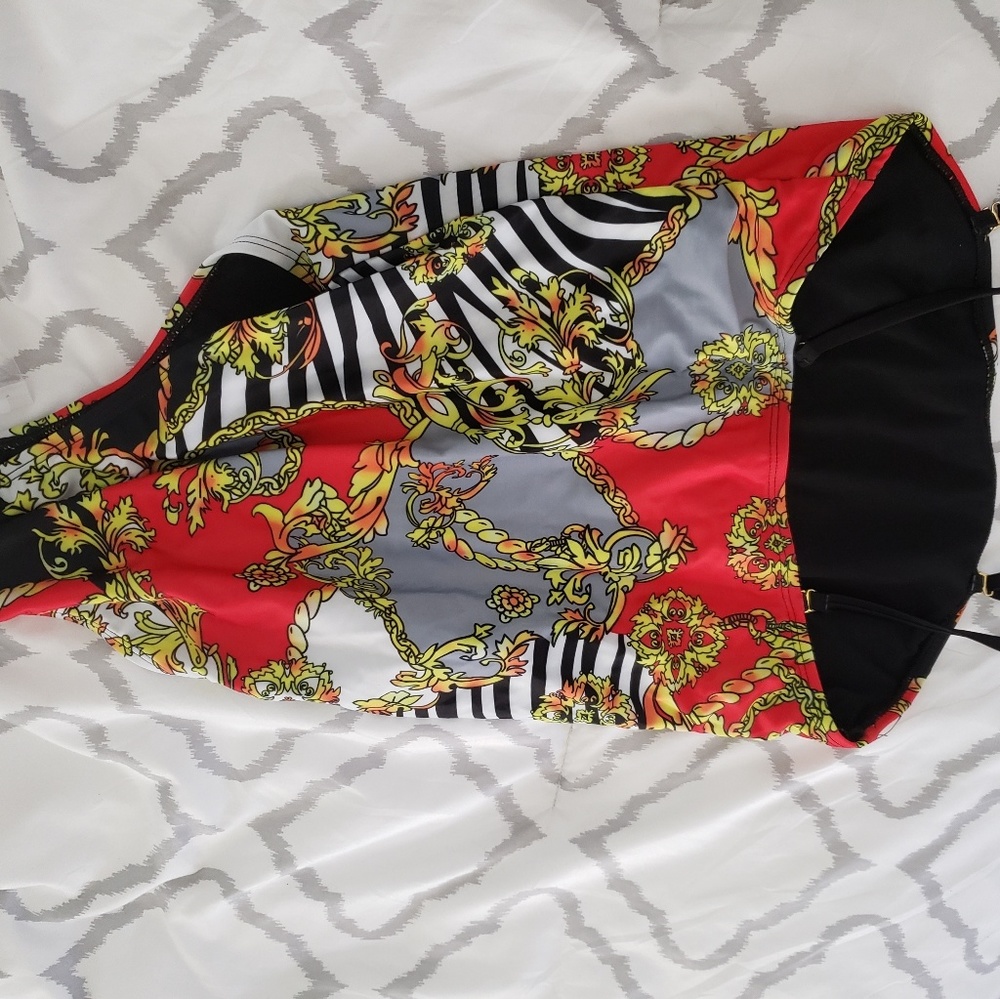 Bathing suit - Picture 2 of 4